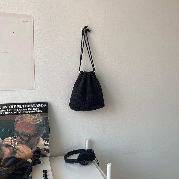 Clam string pouch _ Soft black - somibeya