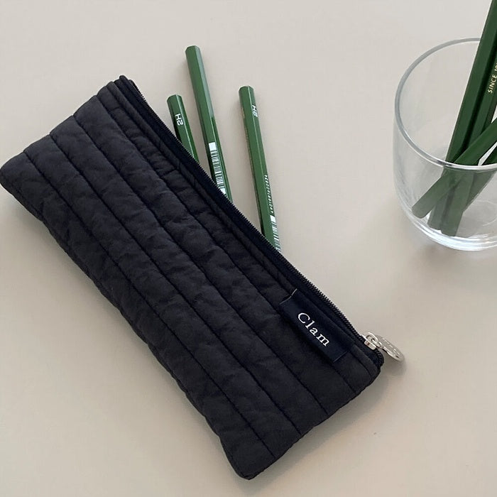 Clam round pencilcase _ Soft black