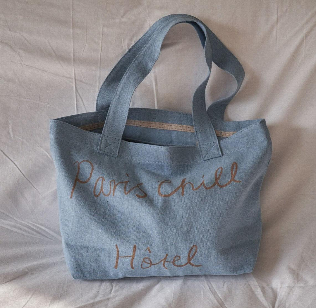 HOTEL PARIS CHILL トートバッグ - Breezy Day Bag (Dusty Blue) - somibeya