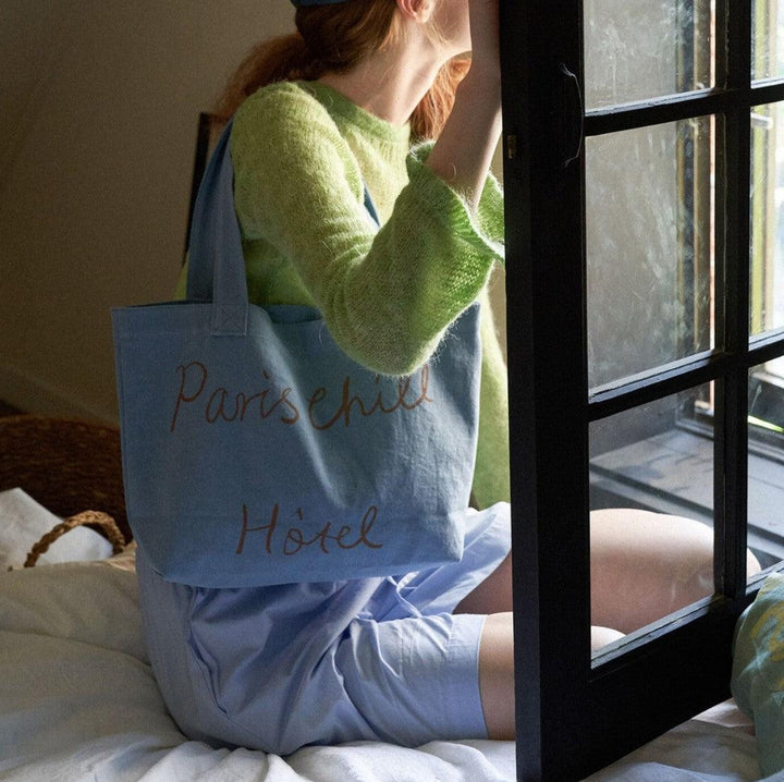 HOTEL PARIS CHILL トートバッグ - Breezy Day Bag (Dusty Blue) - somibeya